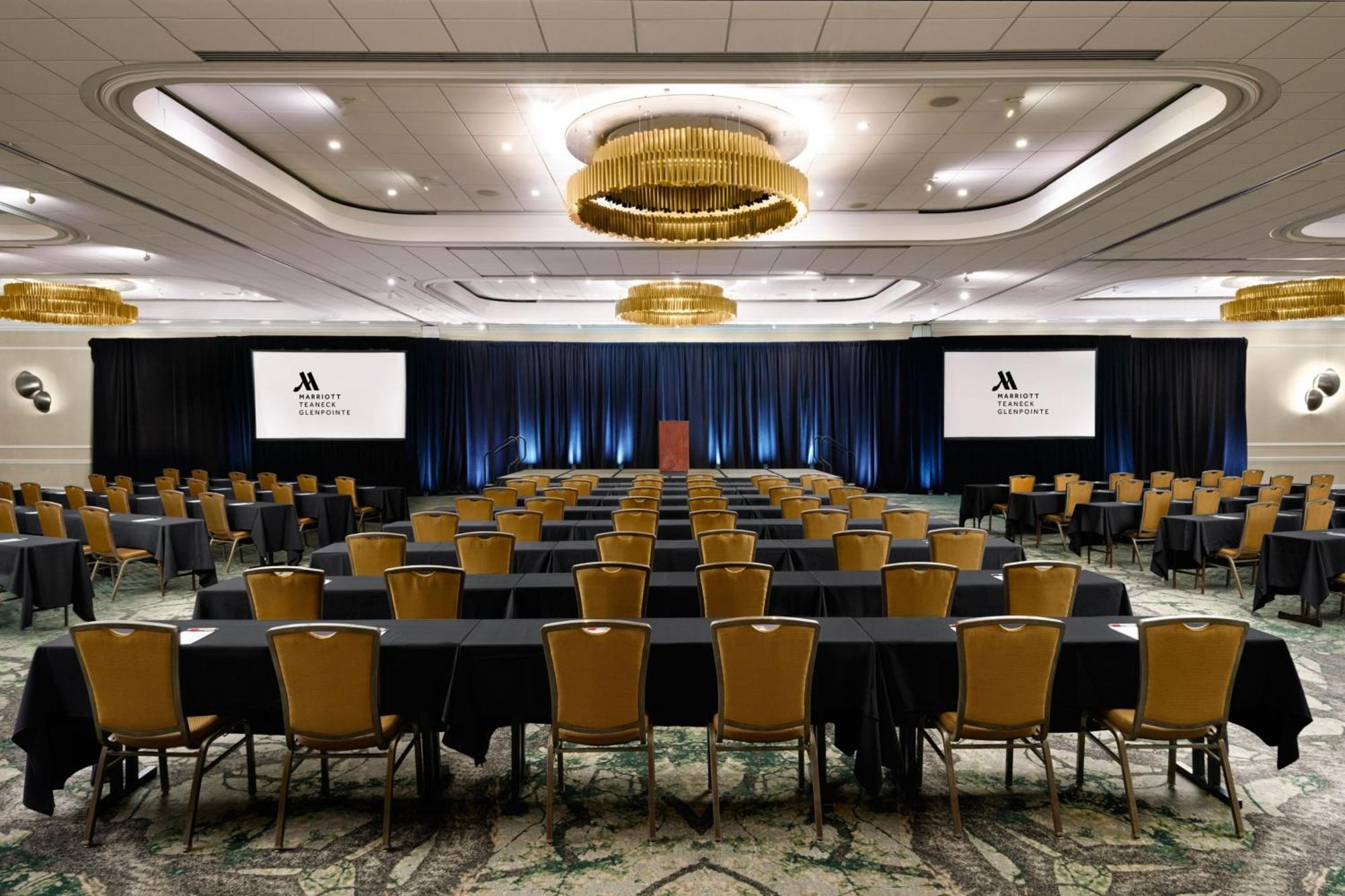 Teaneck Marriott At Glenpointe Hotel Exterior photo